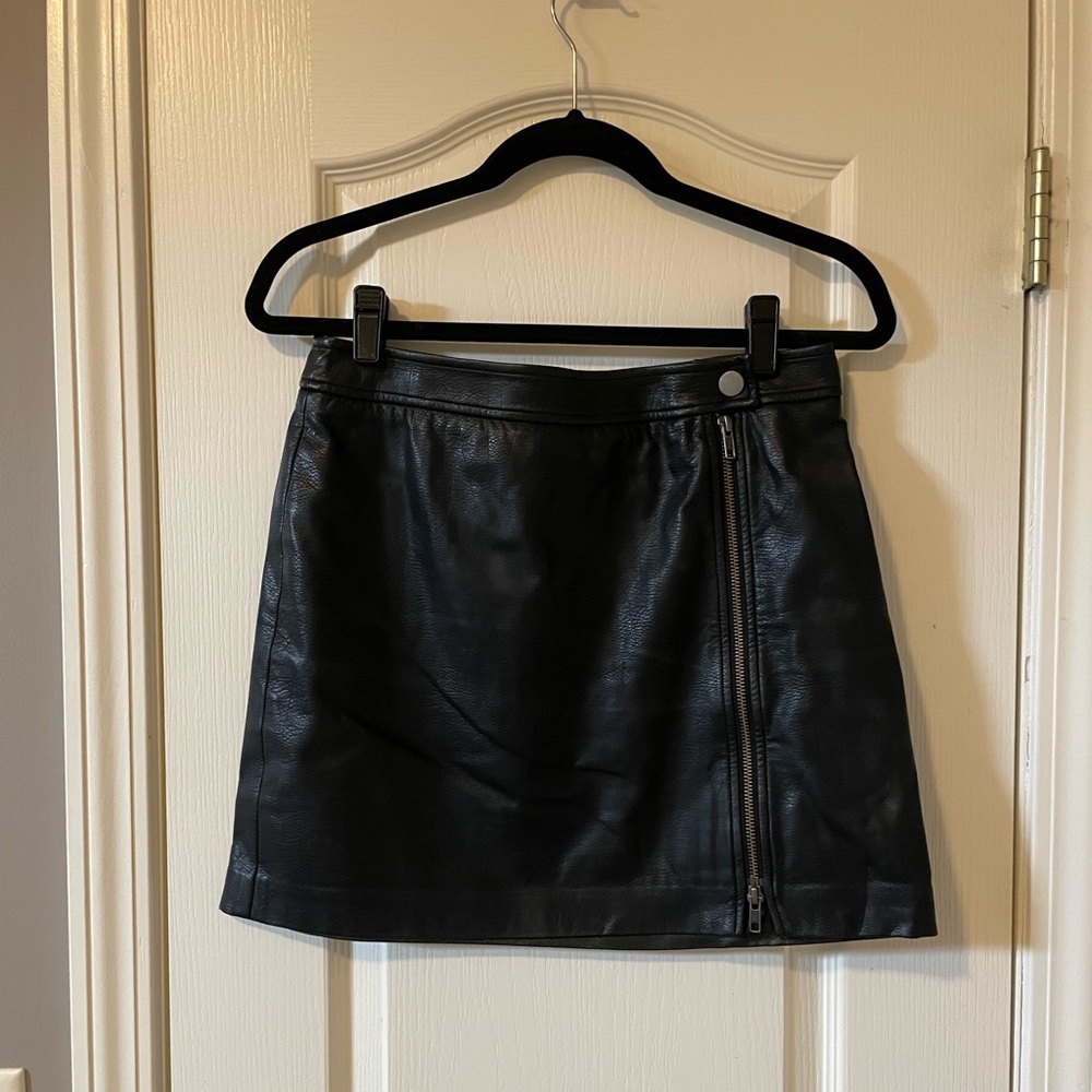 Leith Faux Leather Zipper Skirt